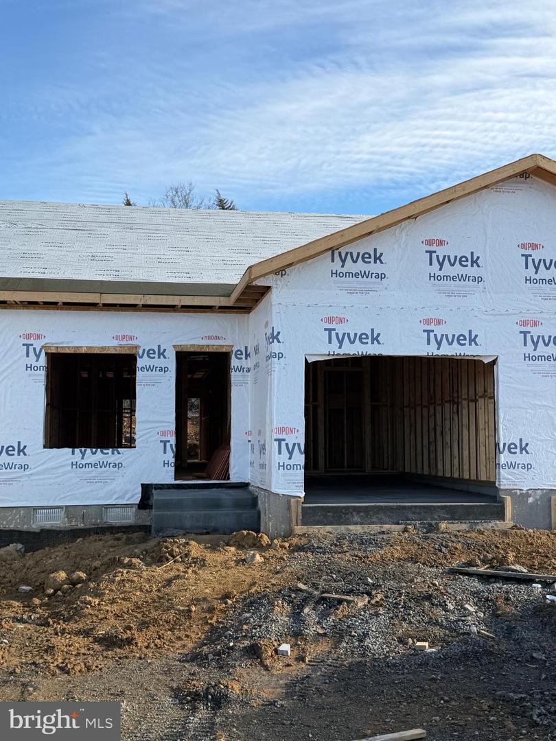 337 LORA DR, WOODSTOCK, Virginia 22664, 2 Bedrooms Bedrooms, 7 Rooms Rooms,2 BathroomsBathrooms,Residential,For sale,337 LORA DR,VASH2013362 MLS # VASH2013362