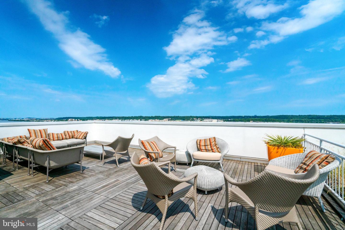 925 N FAIRFAX ST #104, ALEXANDRIA, Virginia 22314, 1 Bedroom Bedrooms, ,1 BathroomBathrooms,Residential,For sale,925 N FAIRFAX ST #104,VAAX2053386 MLS # VAAX2053386