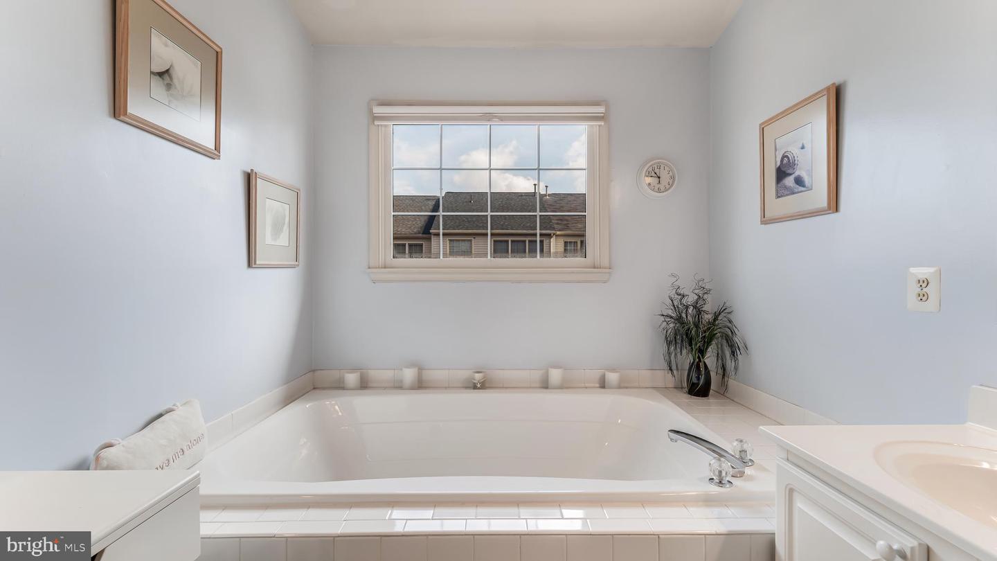 3996 BALI CT, WOODBRIDGE, Virginia 22192, 3 Bedrooms Bedrooms, ,3 BathroomsBathrooms,Residential,For sale,3996 BALI CT,VAPW2113102 MLS # VAPW2113102