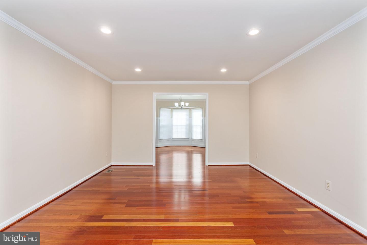 15111 KNICKERBOCKER DR, WOODBRIDGE, Virginia 22193, 5 Bedrooms Bedrooms, ,3 BathroomsBathrooms,Residential,For sale,15111 KNICKERBOCKER DR,VAPW2113238 MLS # VAPW2113238