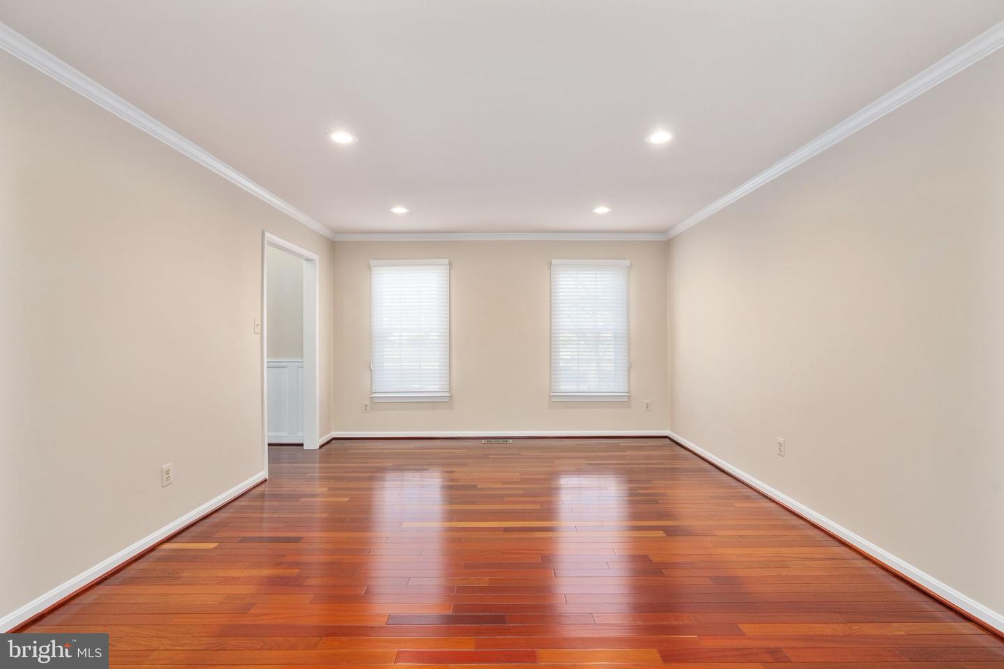 15111 KNICKERBOCKER DR, WOODBRIDGE, Virginia 22193, 5 Bedrooms Bedrooms, ,3 BathroomsBathrooms,Residential,For sale,15111 KNICKERBOCKER DR,VAPW2113238 MLS # VAPW2113238