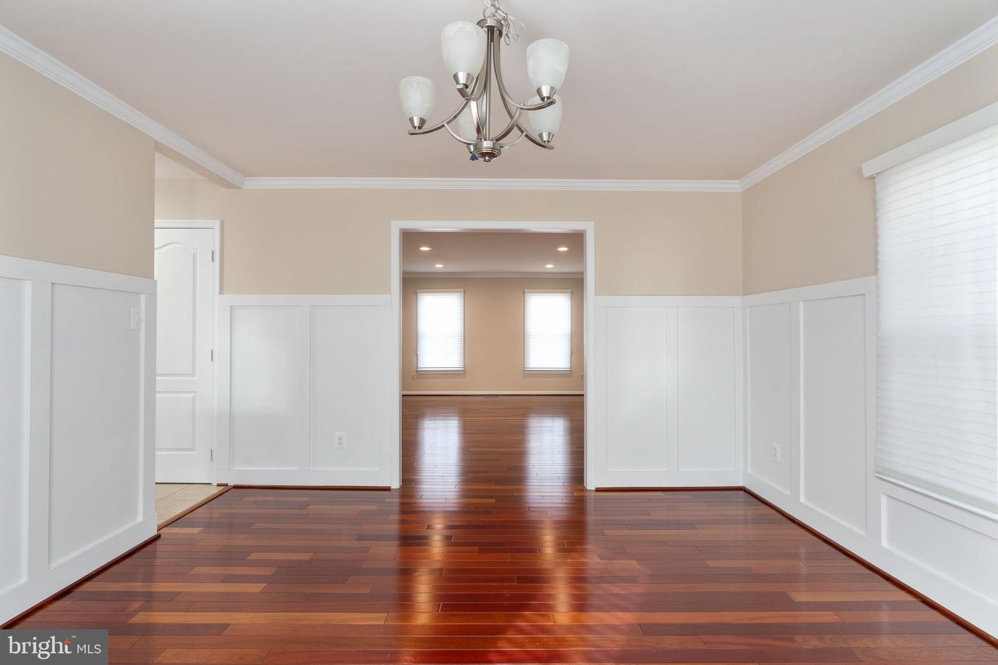 15111 KNICKERBOCKER DR, WOODBRIDGE, Virginia 22193, 5 Bedrooms Bedrooms, ,3 BathroomsBathrooms,Residential,For sale,15111 KNICKERBOCKER DR,VAPW2113238 MLS # VAPW2113238