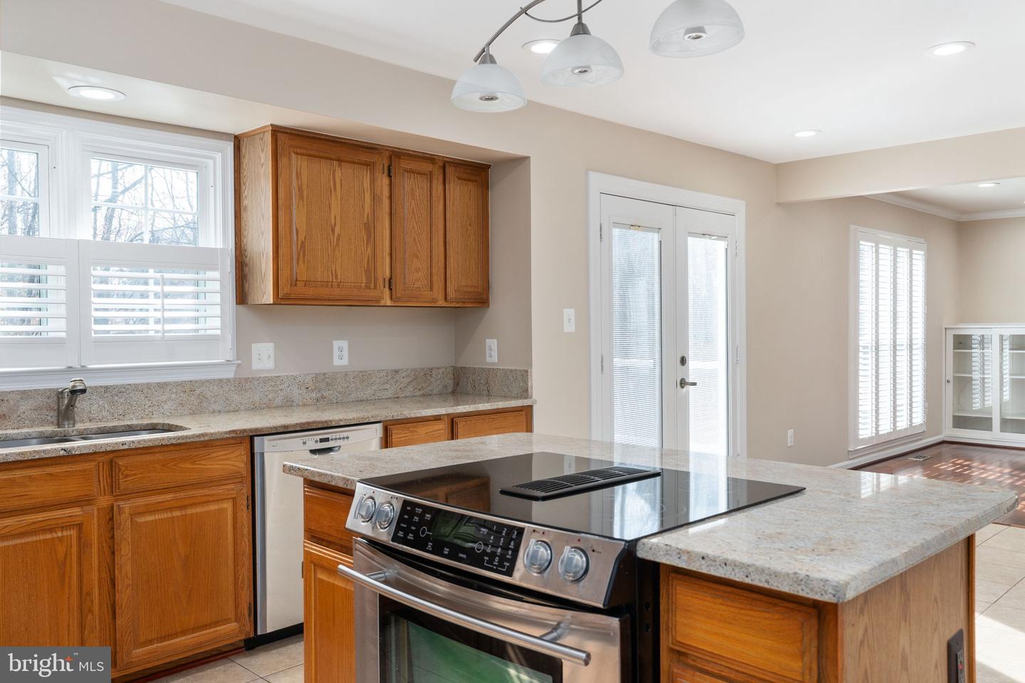 15111 KNICKERBOCKER DR, WOODBRIDGE, Virginia 22193, 5 Bedrooms Bedrooms, ,3 BathroomsBathrooms,Residential,For sale,15111 KNICKERBOCKER DR,VAPW2113238 MLS # VAPW2113238