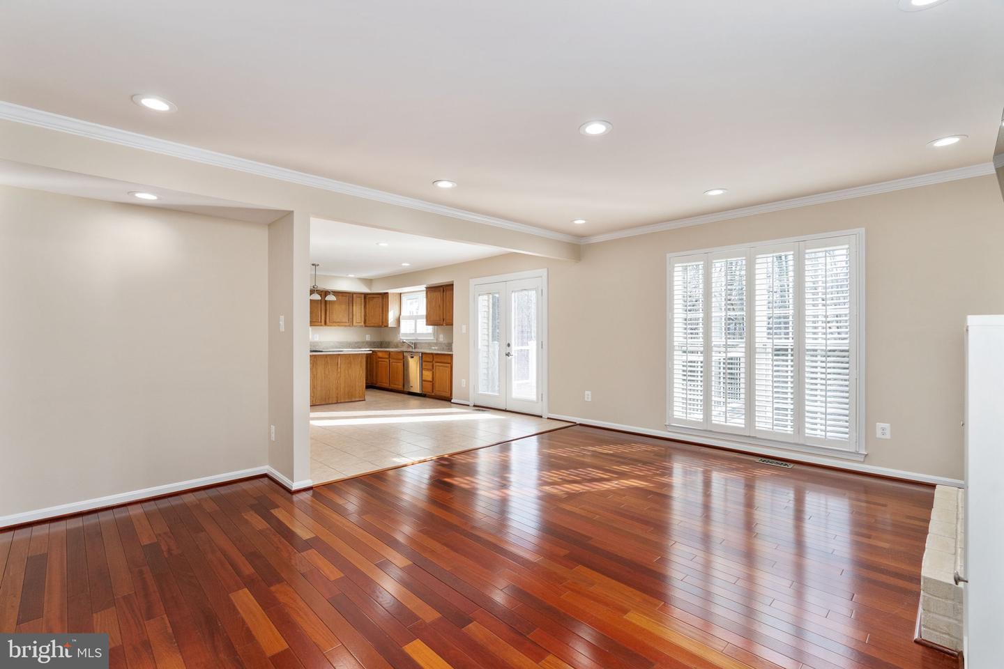 15111 KNICKERBOCKER DR, WOODBRIDGE, Virginia 22193, 5 Bedrooms Bedrooms, ,3 BathroomsBathrooms,Residential,For sale,15111 KNICKERBOCKER DR,VAPW2113238 MLS # VAPW2113238