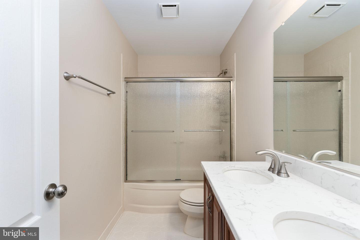 15111 KNICKERBOCKER DR, WOODBRIDGE, Virginia 22193, 5 Bedrooms Bedrooms, ,3 BathroomsBathrooms,Residential,For sale,15111 KNICKERBOCKER DR,VAPW2113238 MLS # VAPW2113238