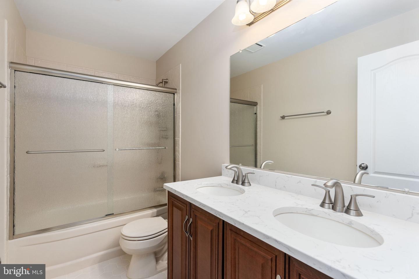 15111 KNICKERBOCKER DR, WOODBRIDGE, Virginia 22193, 5 Bedrooms Bedrooms, ,3 BathroomsBathrooms,Residential,For sale,15111 KNICKERBOCKER DR,VAPW2113238 MLS # VAPW2113238