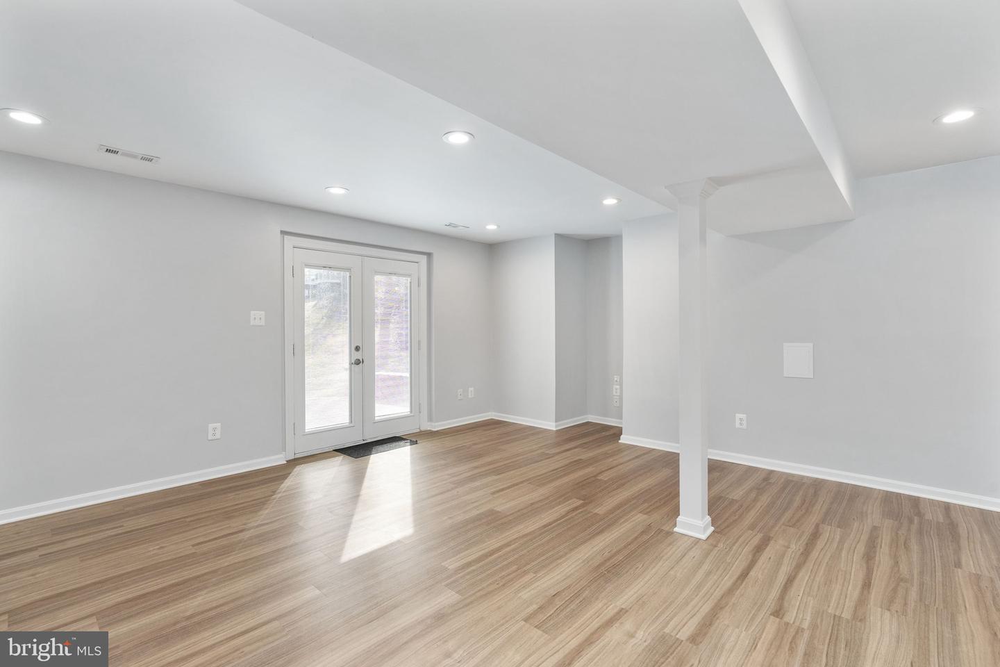 15111 KNICKERBOCKER DR, WOODBRIDGE, Virginia 22193, 5 Bedrooms Bedrooms, ,3 BathroomsBathrooms,Residential,For sale,15111 KNICKERBOCKER DR,VAPW2113238 MLS # VAPW2113238