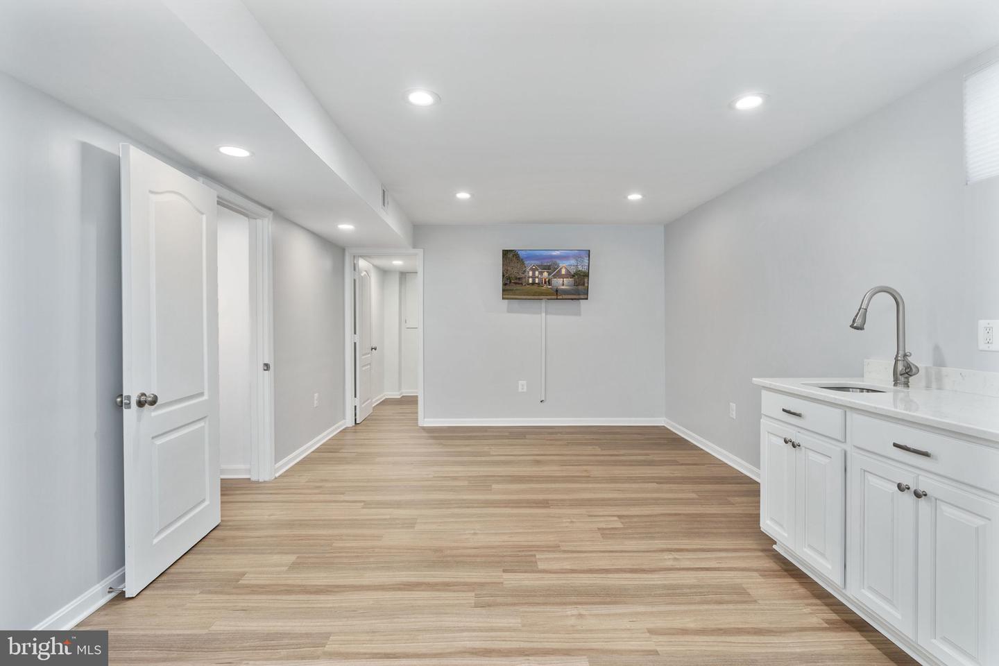 15111 KNICKERBOCKER DR, WOODBRIDGE, Virginia 22193, 5 Bedrooms Bedrooms, ,3 BathroomsBathrooms,Residential,For sale,15111 KNICKERBOCKER DR,VAPW2113238 MLS # VAPW2113238