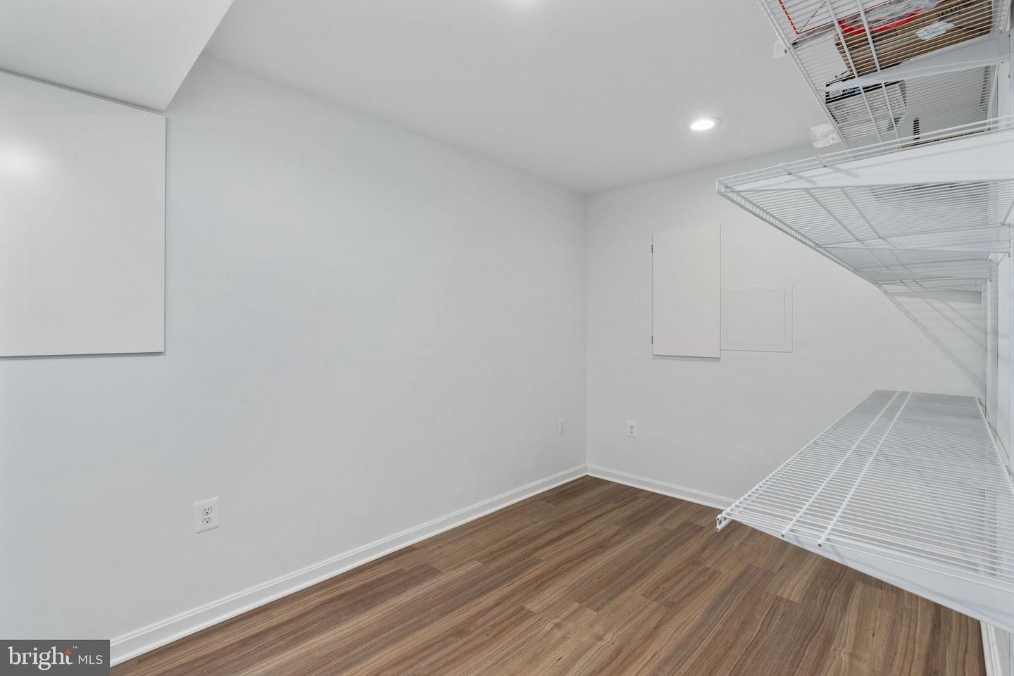 15111 KNICKERBOCKER DR, WOODBRIDGE, Virginia 22193, 5 Bedrooms Bedrooms, ,3 BathroomsBathrooms,Residential,For sale,15111 KNICKERBOCKER DR,VAPW2113238 MLS # VAPW2113238