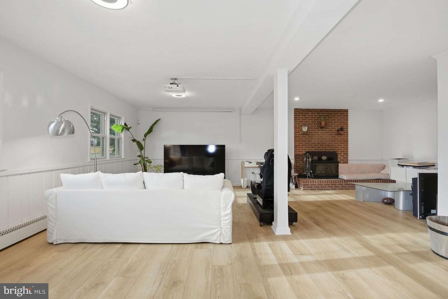 3717 N NELSON ST, ARLINGTON, Virginia 22207, 4 Bedrooms Bedrooms, ,3 BathroomsBathrooms,Residential,For sale,3717 N NELSON ST,VAAR2069438 MLS # VAAR2069438