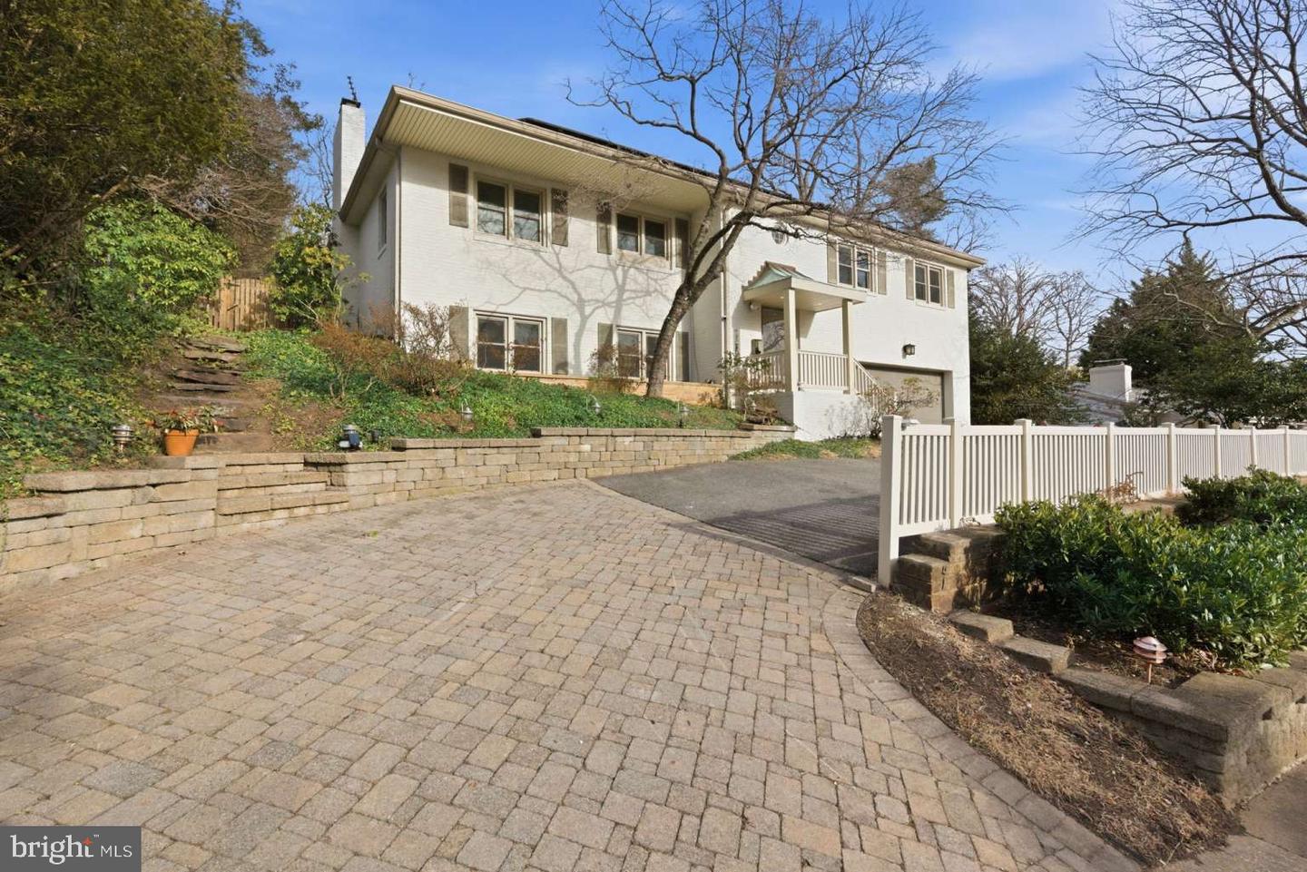 3717 N NELSON ST, ARLINGTON, Virginia 22207, 4 Bedrooms Bedrooms, ,3 BathroomsBathrooms,Residential,For sale,3717 N NELSON ST,VAAR2069438 MLS # VAAR2069438