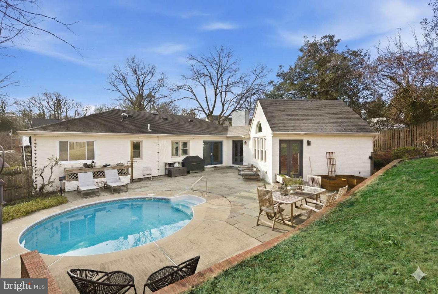 3717 N NELSON ST, ARLINGTON, Virginia 22207, 4 Bedrooms Bedrooms, ,3 BathroomsBathrooms,Residential,For sale,3717 N NELSON ST,VAAR2069438 MLS # VAAR2069438