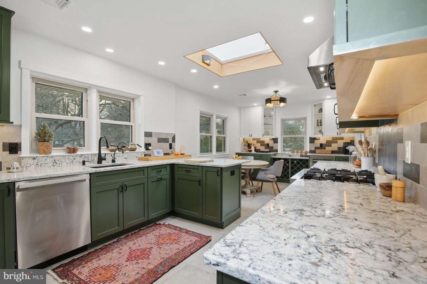 3717 N NELSON ST, ARLINGTON, Virginia 22207, 4 Bedrooms Bedrooms, ,3 BathroomsBathrooms,Residential,For sale,3717 N NELSON ST,VAAR2069438 MLS # VAAR2069438