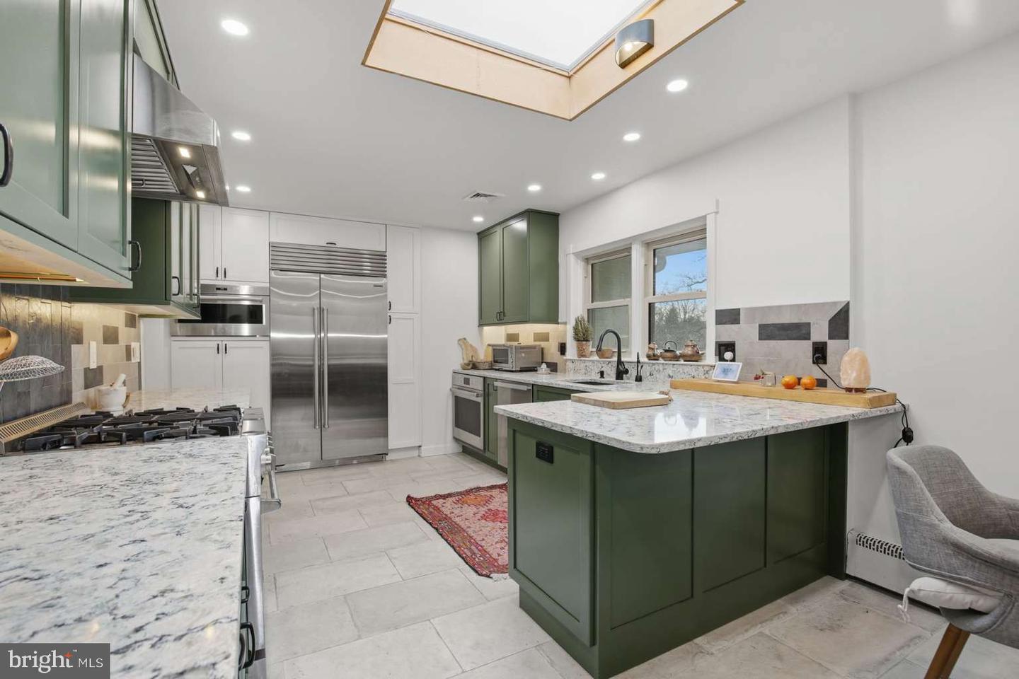 3717 N NELSON ST, ARLINGTON, Virginia 22207, 4 Bedrooms Bedrooms, ,3 BathroomsBathrooms,Residential,For sale,3717 N NELSON ST,VAAR2069438 MLS # VAAR2069438