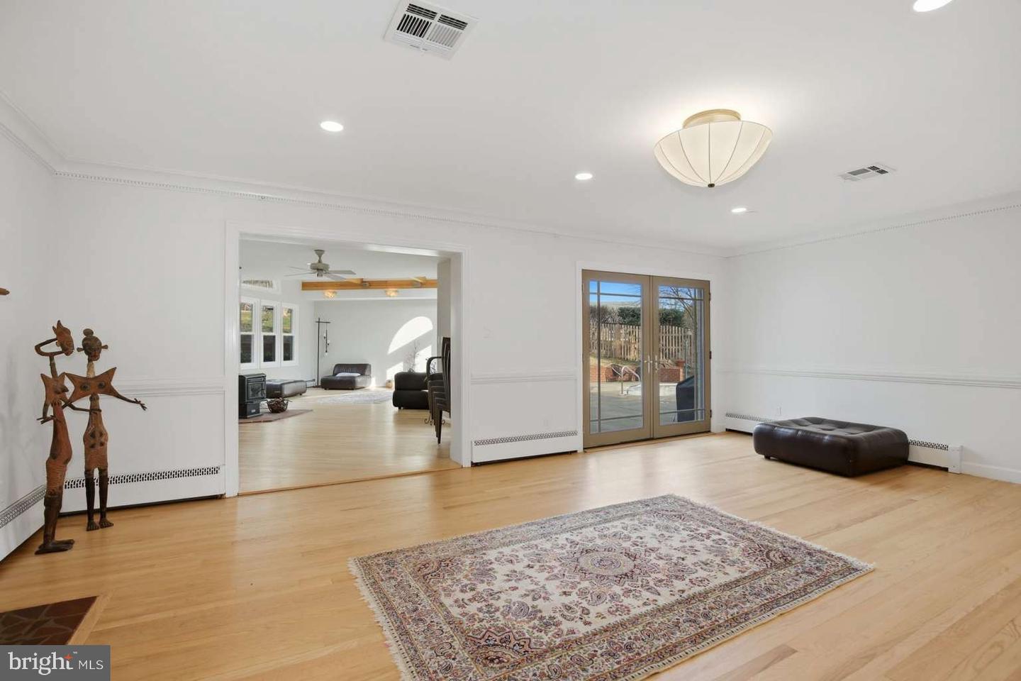 3717 N NELSON ST, ARLINGTON, Virginia 22207, 4 Bedrooms Bedrooms, ,3 BathroomsBathrooms,Residential,For sale,3717 N NELSON ST,VAAR2069438 MLS # VAAR2069438