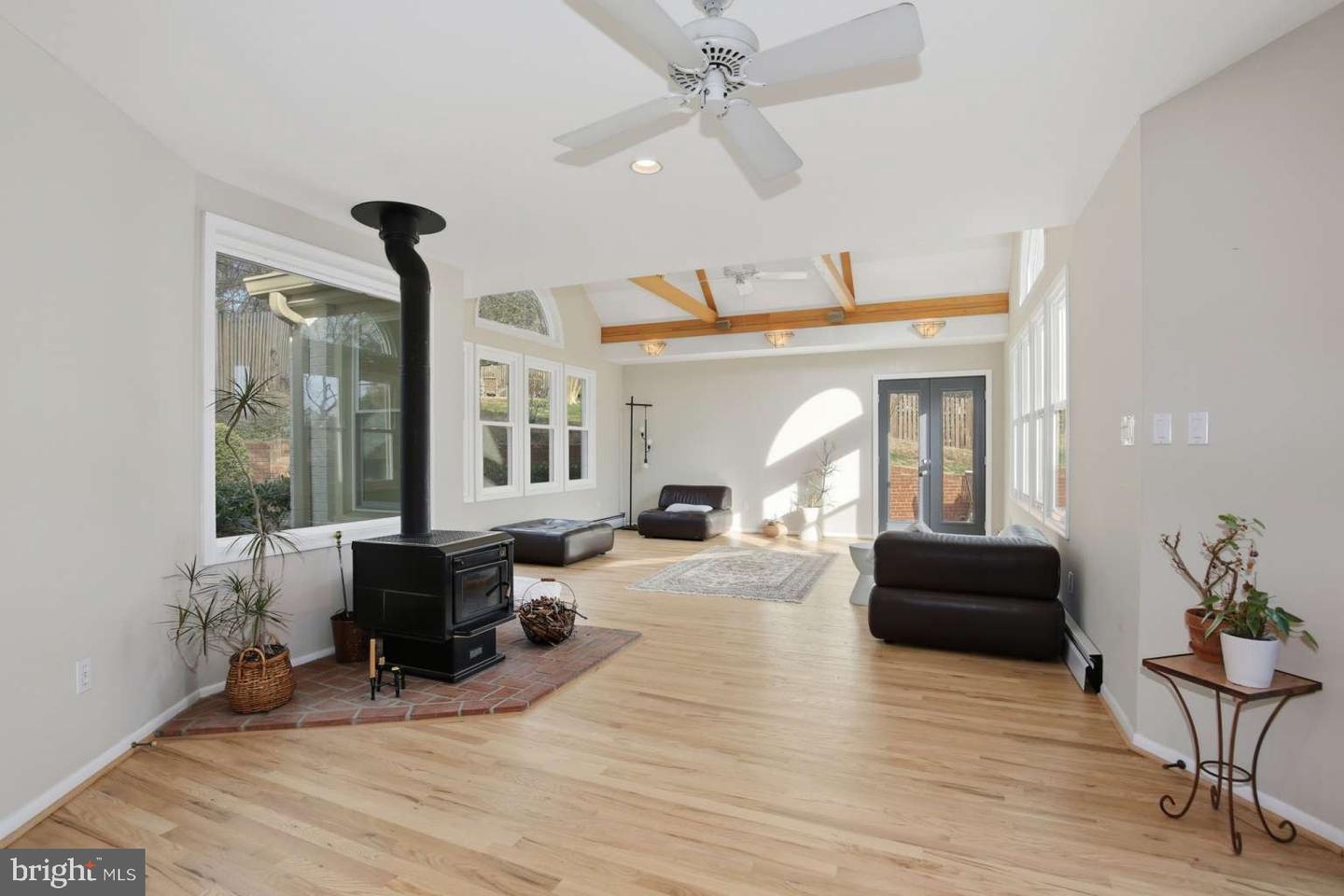 3717 N NELSON ST, ARLINGTON, Virginia 22207, 4 Bedrooms Bedrooms, ,3 BathroomsBathrooms,Residential,For sale,3717 N NELSON ST,VAAR2069438 MLS # VAAR2069438