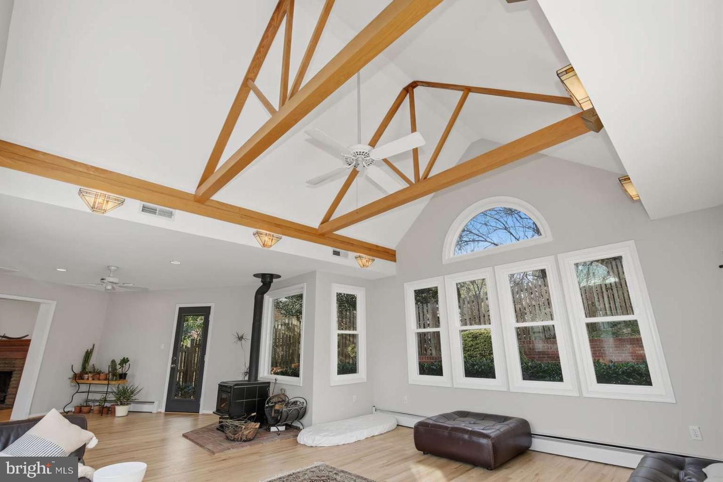 3717 N NELSON ST, ARLINGTON, Virginia 22207, 4 Bedrooms Bedrooms, ,3 BathroomsBathrooms,Residential,For sale,3717 N NELSON ST,VAAR2069438 MLS # VAAR2069438