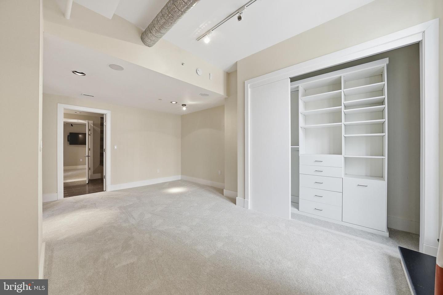 1615 N QUEEN ST #M603, ARLINGTON, Virginia 22209, 2 Bedrooms Bedrooms, ,2 BathroomsBathrooms,Residential,For sale,1615 N QUEEN ST #M603,VAAR2069446 MLS # VAAR2069446 1615 N QUEEN ST #M603, ARLINGTON, Virginia 22209, 2 Bedrooms Bedrooms, ,2 BathroomsBathrooms,Residential,For sale,1615 N QUEEN ST #M603,VAAR2069446 MLS # VAAR2069446