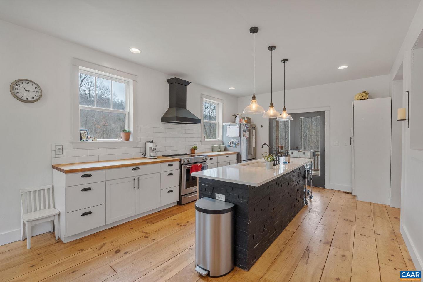 459 ROCKY HOLLOW RD, CHARLOTTESVILLE, Virginia 22911, 3 Bedrooms Bedrooms, ,2 BathroomsBathrooms,Residential,For sale,459 ROCKY HOLLOW RD,673781 MLS # 673781