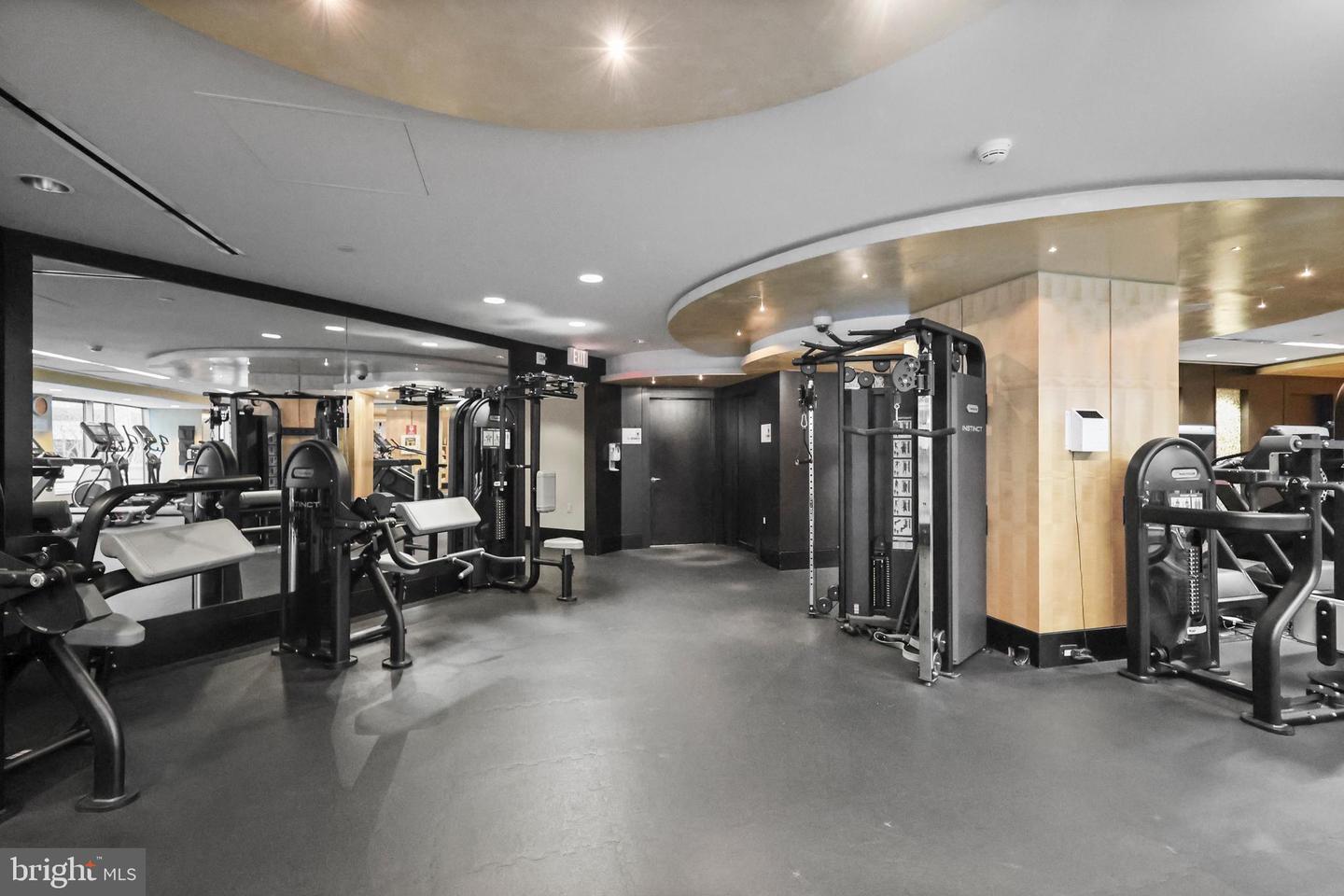 1111 19TH ST N #1707, ARLINGTON, Virginia 22209, 2 Bedrooms Bedrooms, 5 Rooms Rooms,2 BathroomsBathrooms,Residential,For sale,1111 19TH ST N #1707,VAAR2069454 MLS # VAAR2069454