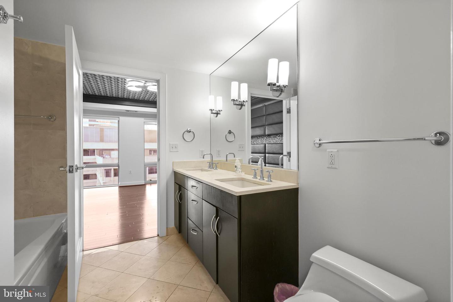 1111 19TH ST N #1707, ARLINGTON, Virginia 22209, 2 Bedrooms Bedrooms, 5 Rooms Rooms,2 BathroomsBathrooms,Residential,For sale,1111 19TH ST N #1707,VAAR2069454 MLS # VAAR2069454