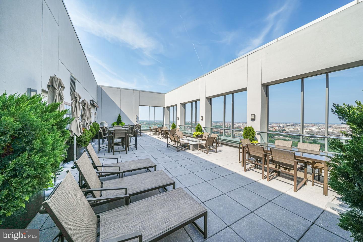 1111 19TH ST N #1707, ARLINGTON, Virginia 22209, 2 Bedrooms Bedrooms, 5 Rooms Rooms,2 BathroomsBathrooms,Residential,For sale,1111 19TH ST N #1707,VAAR2069454 MLS # VAAR2069454