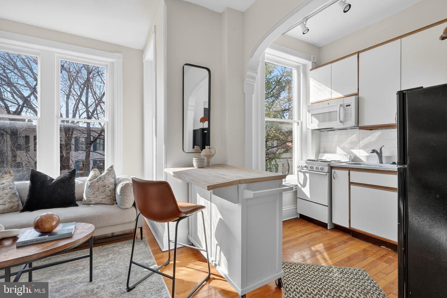 15 3RD ST NE #4, WASHINGTON, District Of Columbia 20002, 1 Bedroom Bedrooms, ,1 BathroomBathrooms,Residential,For sale,15 3RD ST NE #4,DCDC2248224 MLS # DCDC2248224