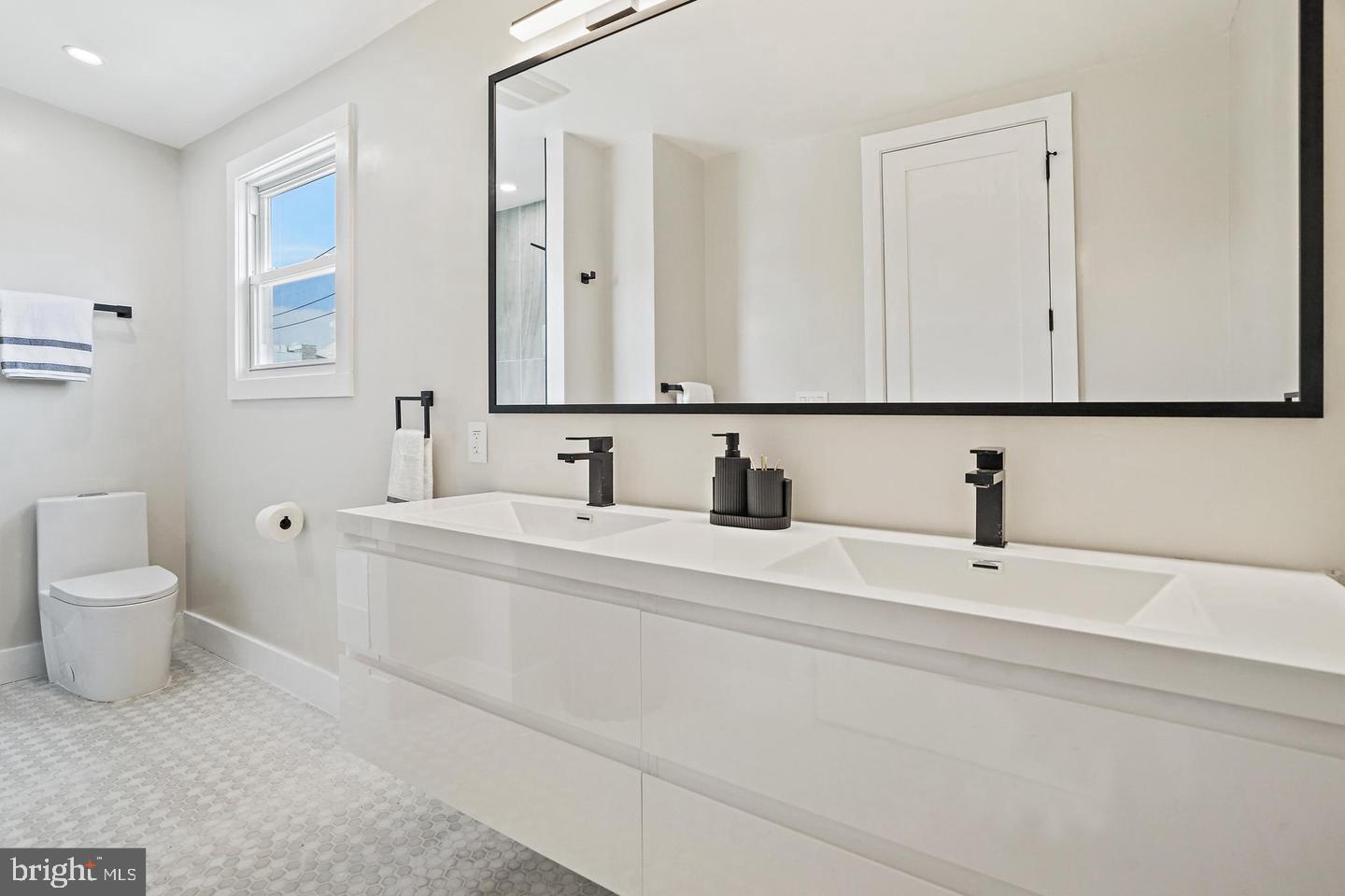 719 QUEBEC PL NW, WASHINGTON, District Of Columbia 20010, 7 Bedrooms Bedrooms, ,4 BathroomsBathrooms,Residential,For sale,719 QUEBEC PL NW,DCDC2248232 MLS # DCDC2248232