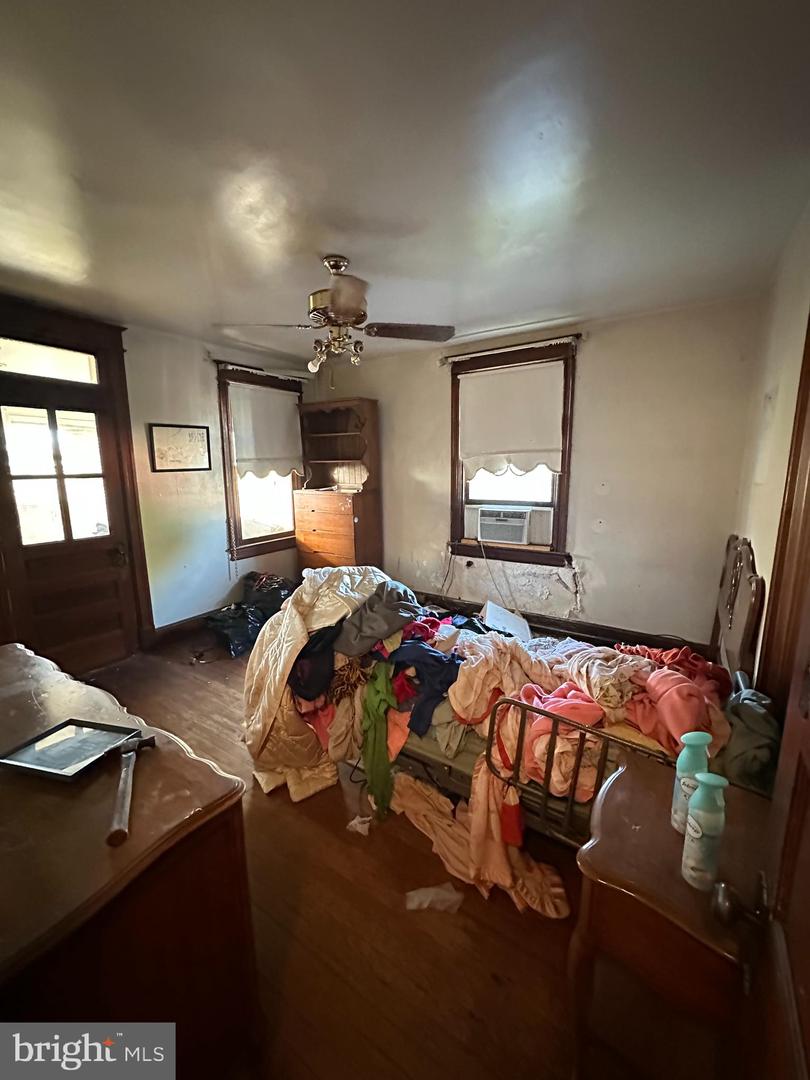 1122 HOLBROOK ST NE, WASHINGTON, District Of Columbia 20002, 3 Bedrooms Bedrooms, ,1 BathroomBathrooms,Residential,For sale,1122 HOLBROOK ST NE,DCDC2248244 MLS # DCDC2248244