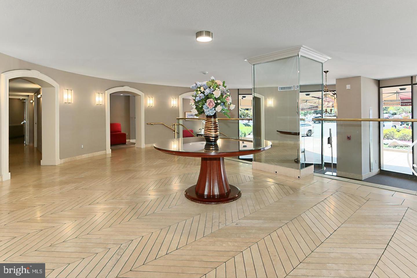 8370 GREENSBORO DR #916, MCLEAN, Virginia 22102, 1 Bedroom Bedrooms, ,1 BathroomBathrooms,Residential,For sale,8370 GREENSBORO DR #916,VAFX2293336 MLS # VAFX2293336