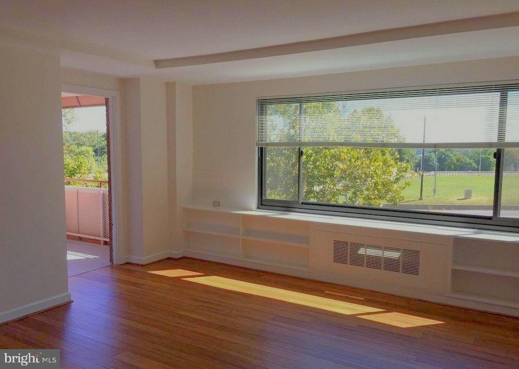 1021 ARLINGTON BLVD #330, ARLINGTON, Virginia 22209, 1 Bedroom Bedrooms, ,1 BathroomBathrooms,Residential,For sale,1021 ARLINGTON BLVD #330,VAAR2069466 MLS # VAAR2069466