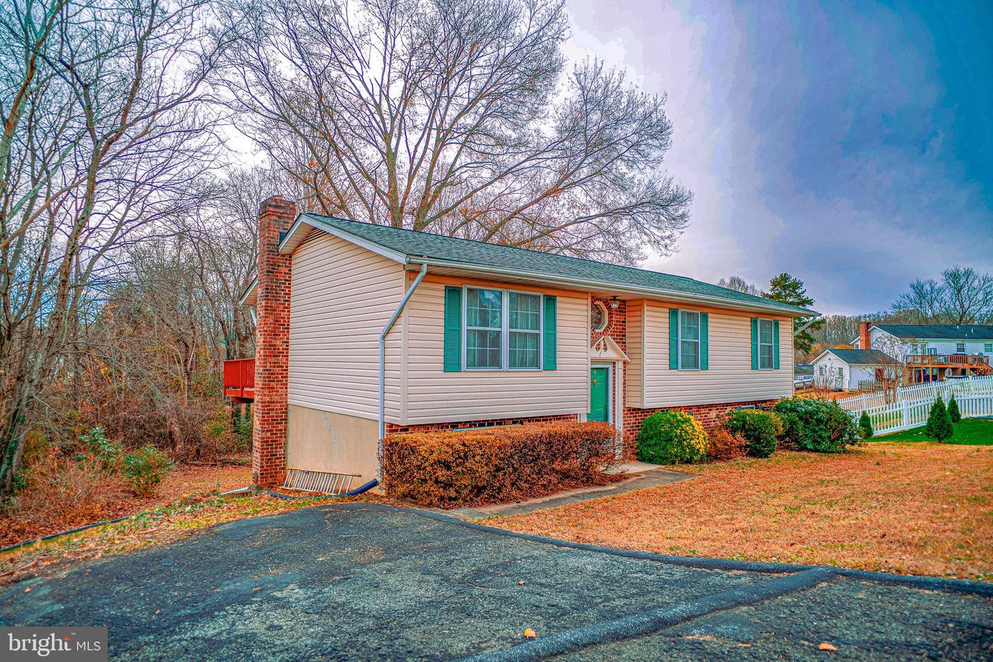 4 PAYTON CT, FREDERICKSBURG, Virginia 22405, 4 Bedrooms Bedrooms, ,3 BathroomsBathrooms,Residential,For sale,4 PAYTON CT,VAST2044494 MLS # VAST2044494