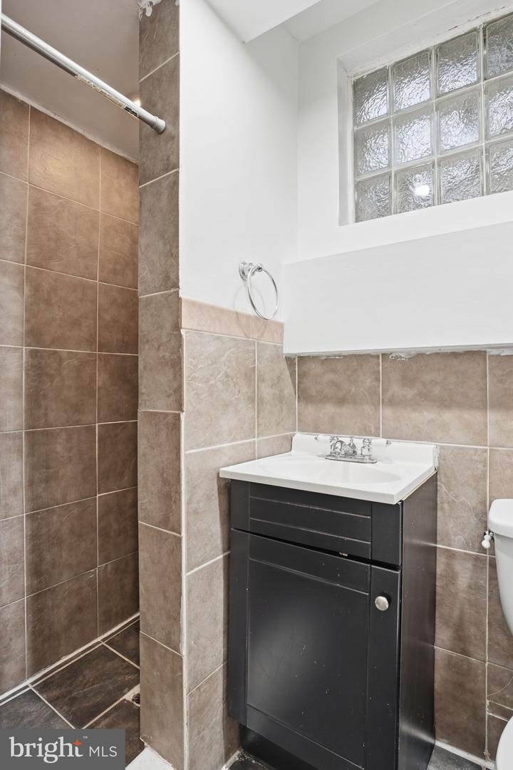 742 CONGRESS ST SE, WASHINGTON, District Of Columbia 20032, 3 Bedrooms Bedrooms, ,2 BathroomsBathrooms,Residential,For sale,742 CONGRESS ST SE,DCDC2233356 MLS # DCDC2233356