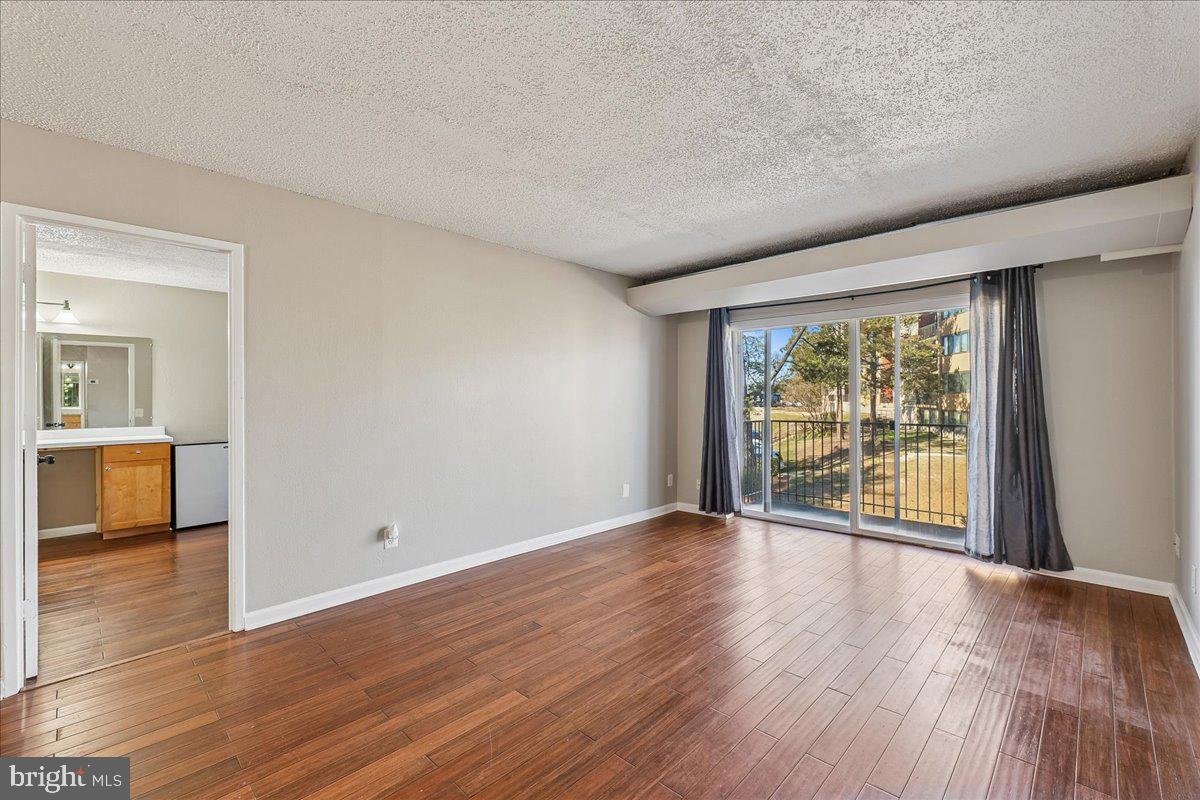 60 S VAN DORN ST #210, ALEXANDRIA, Virginia 22304, 2 Bedrooms Bedrooms, 4 Rooms Rooms,2 BathroomsBathrooms,Residential,For sale,60 S VAN DORN ST #210,VAAX2052330 MLS # VAAX2052330