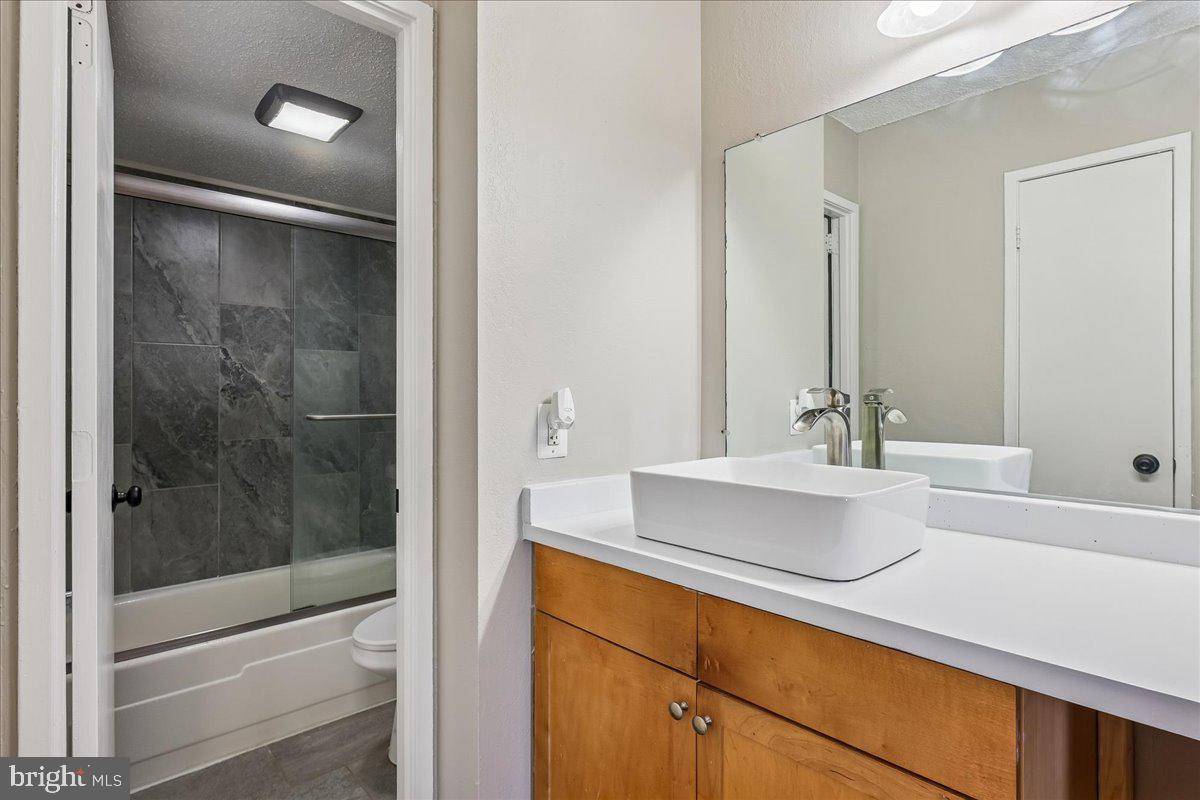 60 S VAN DORN ST #210, ALEXANDRIA, Virginia 22304, 2 Bedrooms Bedrooms, 4 Rooms Rooms,2 BathroomsBathrooms,Residential,For sale,60 S VAN DORN ST #210,VAAX2052330 MLS # VAAX2052330