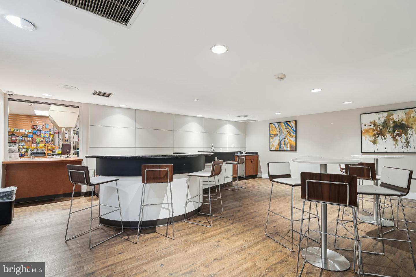 60 S VAN DORN ST #210, ALEXANDRIA, Virginia 22304, 2 Bedrooms Bedrooms, 4 Rooms Rooms,2 BathroomsBathrooms,Residential,For sale,60 S VAN DORN ST #210,VAAX2052330 MLS # VAAX2052330