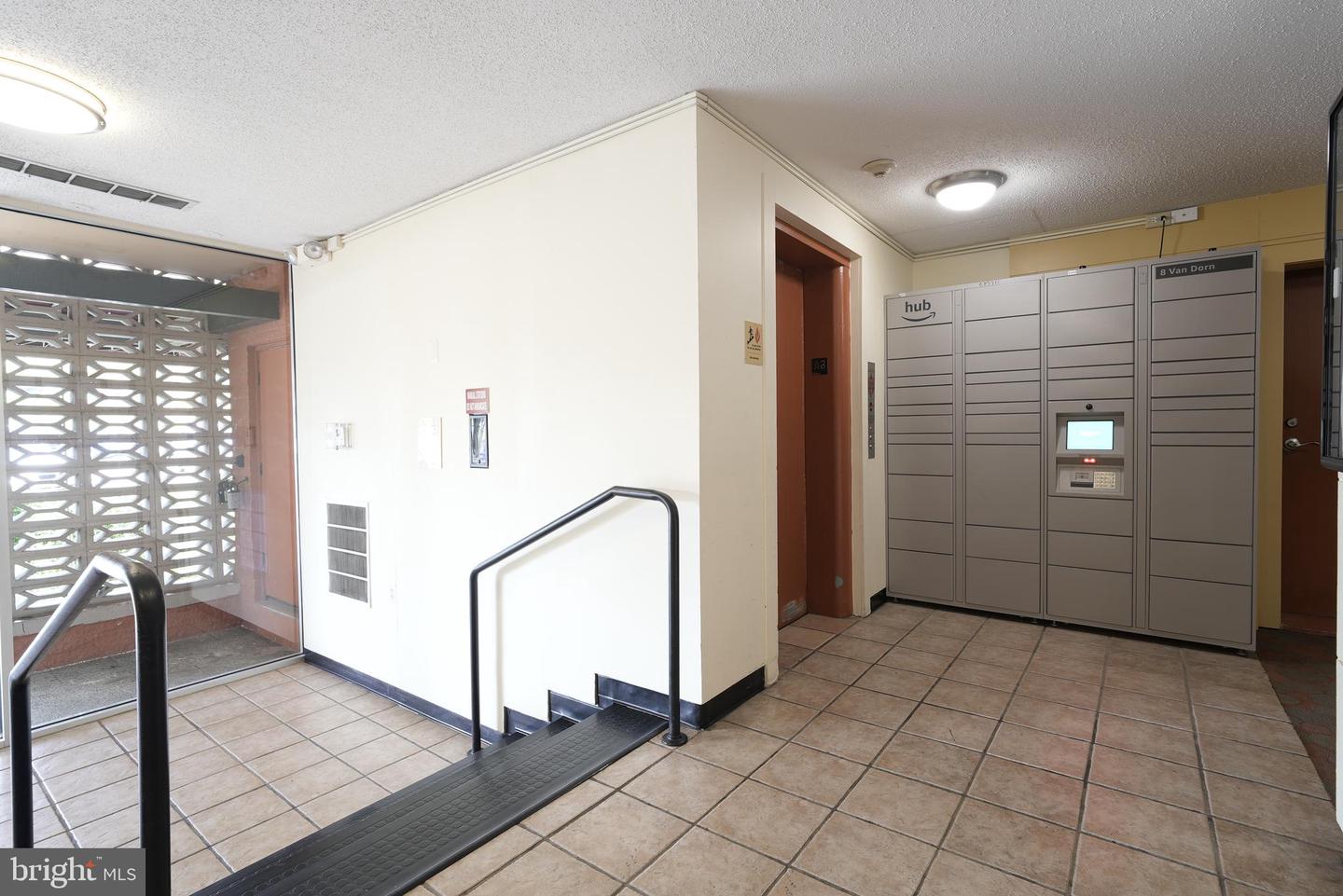 60 S VAN DORN ST #210, ALEXANDRIA, Virginia 22304, 2 Bedrooms Bedrooms, 4 Rooms Rooms,2 BathroomsBathrooms,Residential,For sale,60 S VAN DORN ST #210,VAAX2052330 MLS # VAAX2052330