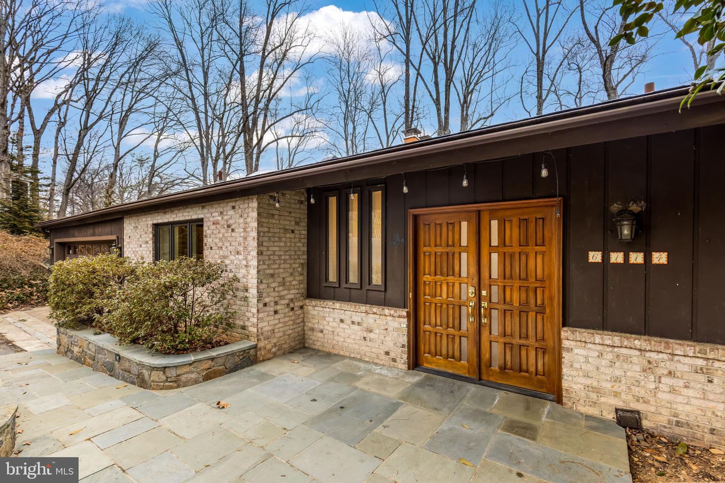 6114 BEACHWAY DR, FALLS CHURCH, Virginia 22041, 4 Bedrooms Bedrooms, ,3 BathroomsBathrooms,Residential,For sale,6114 BEACHWAY DR,VAFX2283782 MLS # VAFX2283782