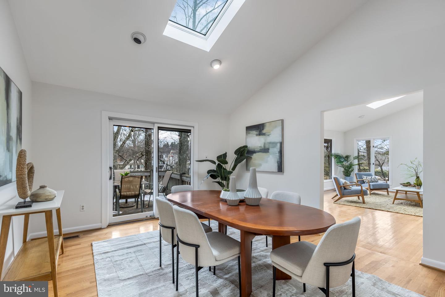 6114 BEACHWAY DR, FALLS CHURCH, Virginia 22041, 4 Bedrooms Bedrooms, ,3 BathroomsBathrooms,Residential,For sale,6114 BEACHWAY DR,VAFX2283782 MLS # VAFX2283782