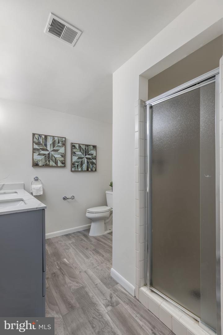 6114 BEACHWAY DR, FALLS CHURCH, Virginia 22041, 4 Bedrooms Bedrooms, ,3 BathroomsBathrooms,Residential,For sale,6114 BEACHWAY DR,VAFX2283782 MLS # VAFX2283782