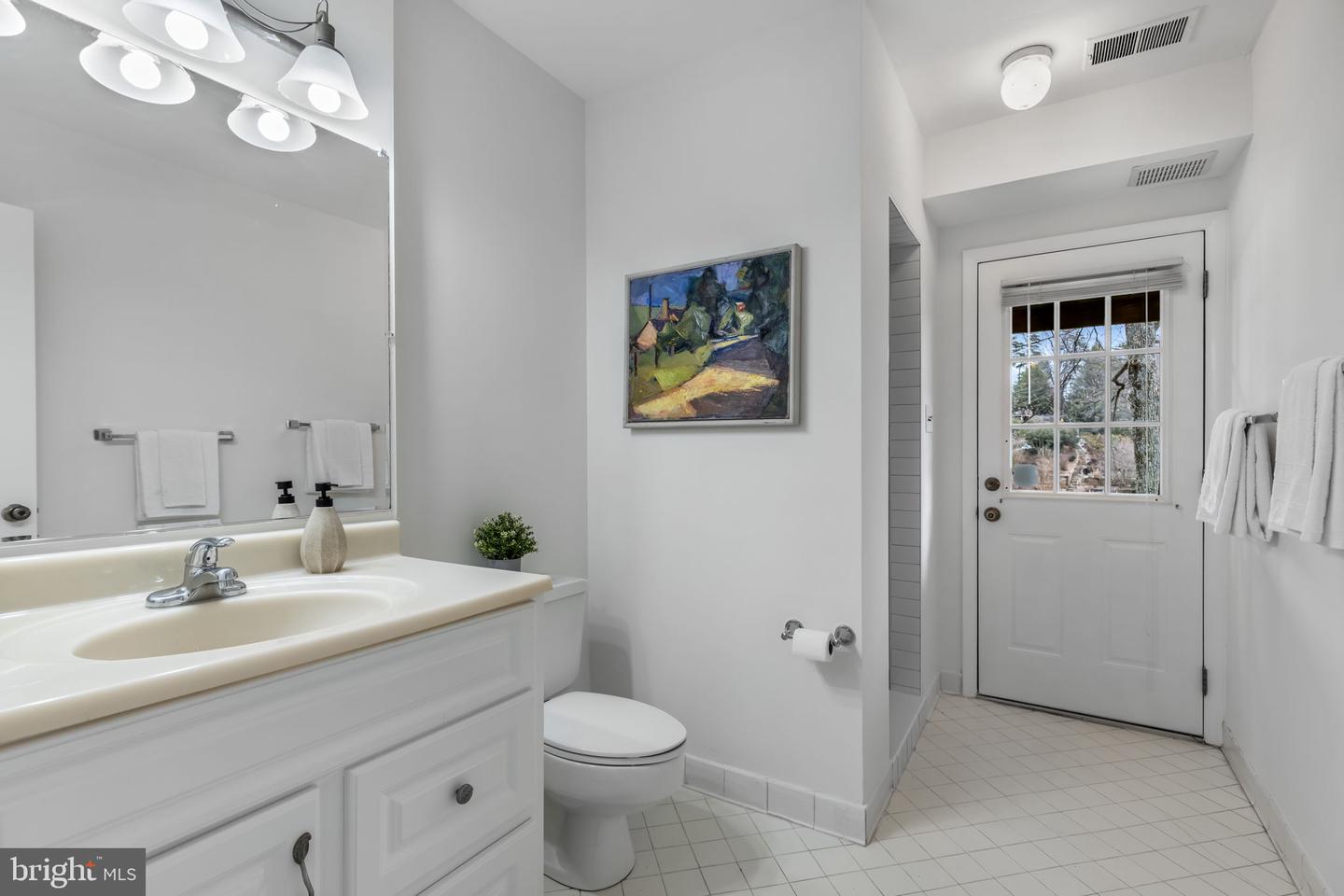 6114 BEACHWAY DR, FALLS CHURCH, Virginia 22041, 4 Bedrooms Bedrooms, ,3 BathroomsBathrooms,Residential,For sale,6114 BEACHWAY DR,VAFX2283782 MLS # VAFX2283782