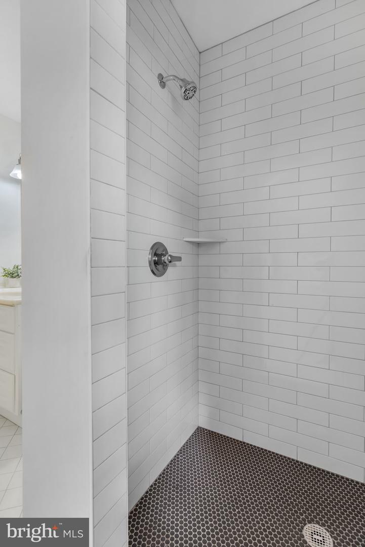 6114 BEACHWAY DR, FALLS CHURCH, Virginia 22041, 4 Bedrooms Bedrooms, ,3 BathroomsBathrooms,Residential,For sale,6114 BEACHWAY DR,VAFX2283782 MLS # VAFX2283782