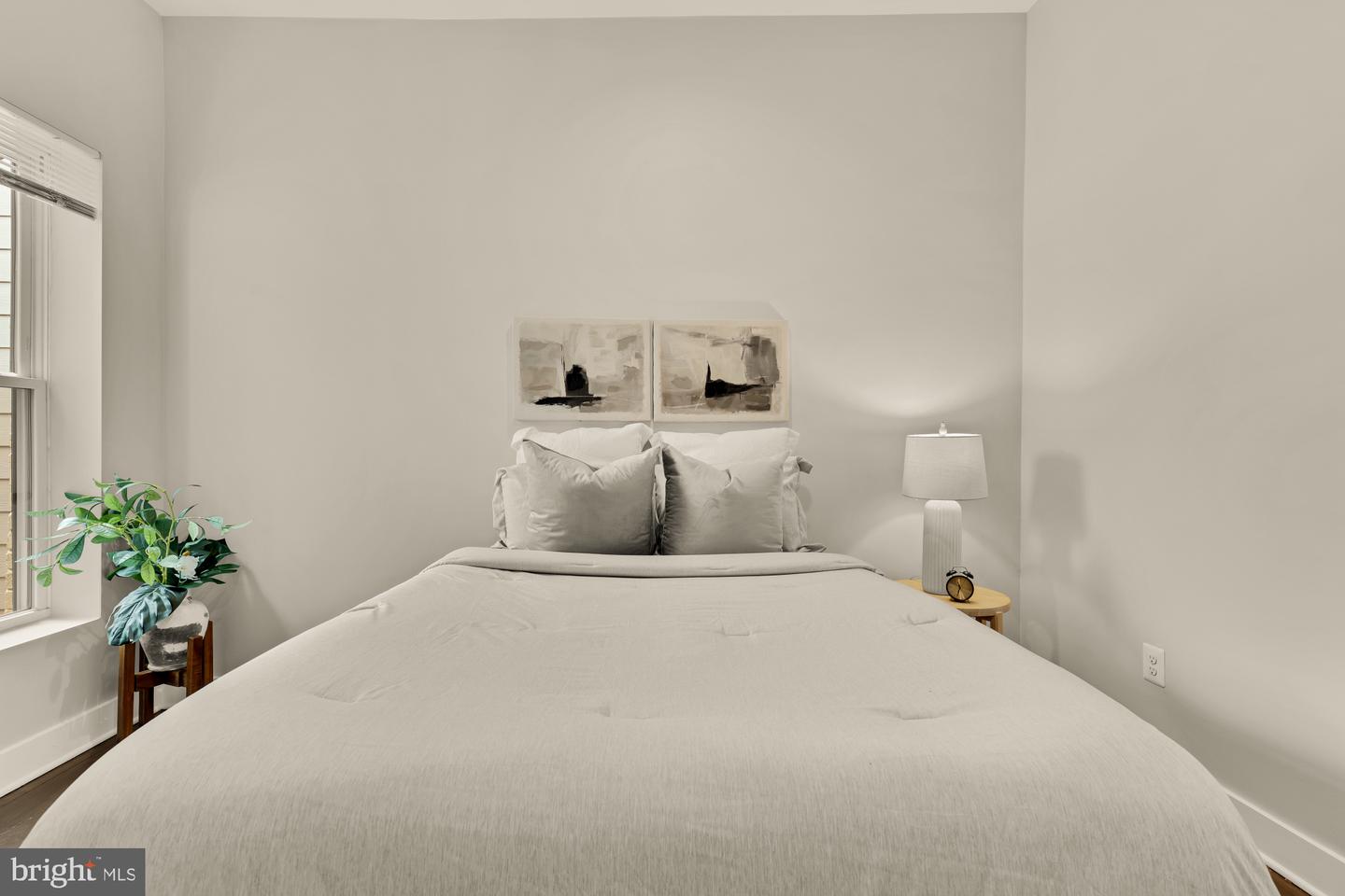 1605 F ST NE #4, WASHINGTON, District Of Columbia 20002, 2 Bedrooms Bedrooms, ,1 BathroomBathrooms,Residential,For sale,1605 F ST NE #4,DCDC2239448 MLS # DCDC2239448 1605 F ST NE #4, WASHINGTON, District Of Columbia 20002, 2 Bedrooms Bedrooms, ,1 BathroomBathrooms,Residential,For sale,1605 F ST NE #4,DCDC2239448 MLS # DCDC2239448