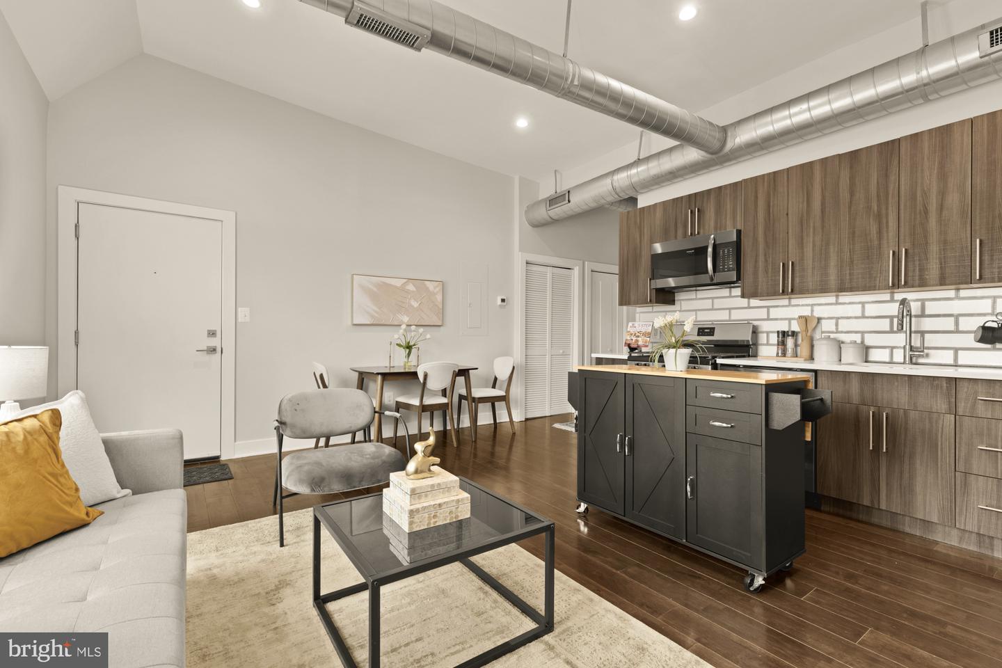 1605 F ST NE #4, WASHINGTON, District Of Columbia 20002, 2 Bedrooms Bedrooms, ,1 BathroomBathrooms,Residential,For sale,1605 F ST NE #4,DCDC2239448 MLS # DCDC2239448 1605 F ST NE #4, WASHINGTON, District Of Columbia 20002, 2 Bedrooms Bedrooms, ,1 BathroomBathrooms,Residential,For sale,1605 F ST NE #4,DCDC2239448 MLS # DCDC2239448