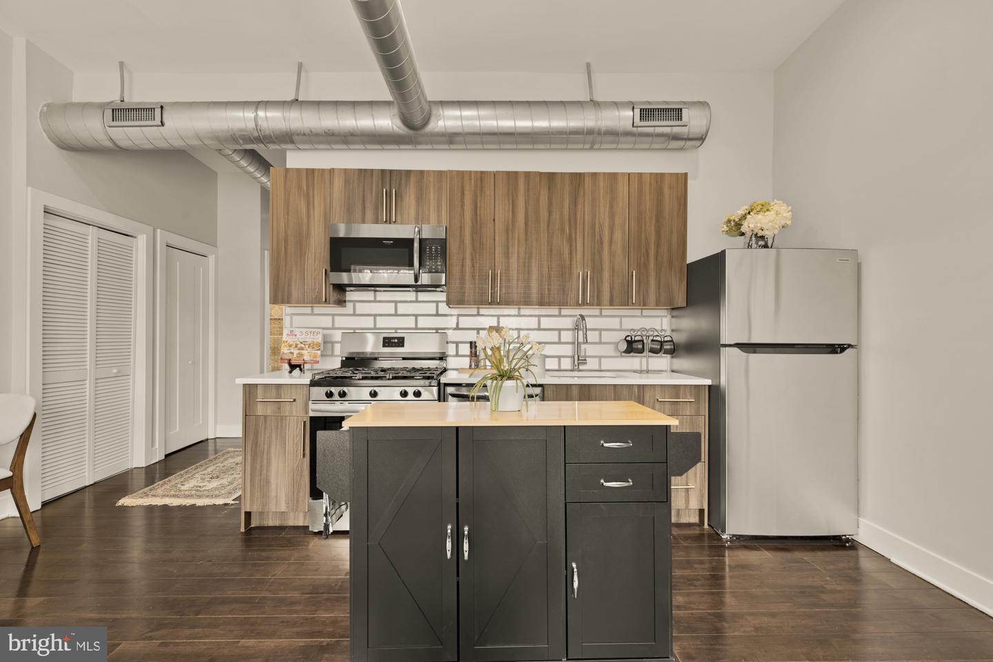 1605 F ST NE #4, WASHINGTON, District Of Columbia 20002, 2 Bedrooms Bedrooms, ,1 BathroomBathrooms,Residential,For sale,1605 F ST NE #4,DCDC2239448 MLS # DCDC2239448 1605 F ST NE #4, WASHINGTON, District Of Columbia 20002, 2 Bedrooms Bedrooms, ,1 BathroomBathrooms,Residential,For sale,1605 F ST NE #4,DCDC2239448 MLS # DCDC2239448