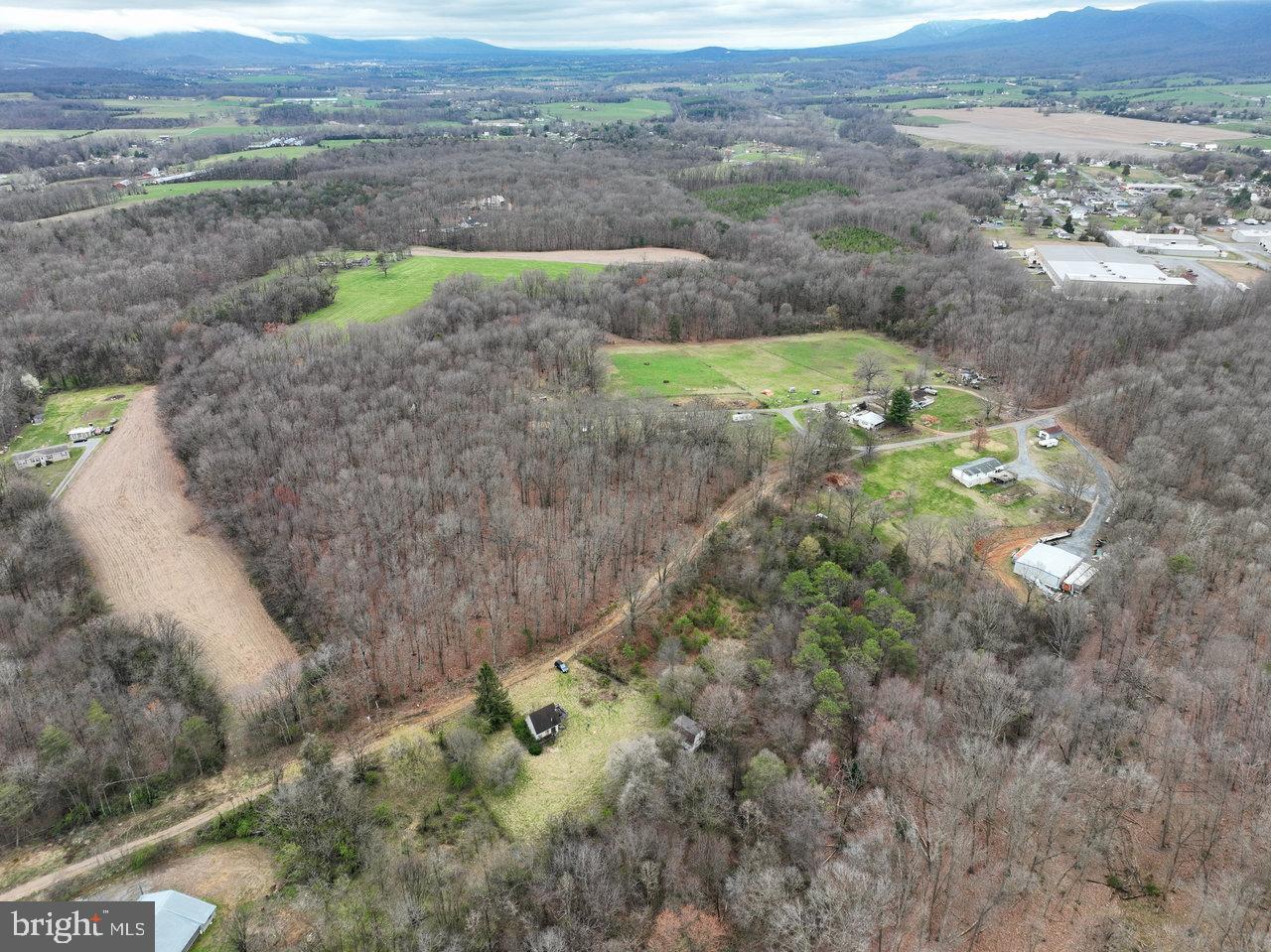 533 RAILROAD AVE, SHENANDOAH, Virginia 22849, 1 Bedroom Bedrooms, 2 Rooms Rooms,1 BathroomBathrooms,Residential,For sale,533 RAILROAD AVE,VAPA2005862 MLS # VAPA2005862