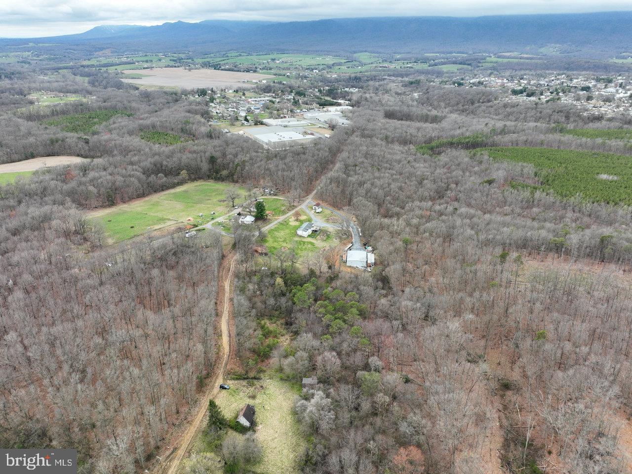 533 RAILROAD AVE, SHENANDOAH, Virginia 22849, 1 Bedroom Bedrooms, 2 Rooms Rooms,1 BathroomBathrooms,Residential,For sale,533 RAILROAD AVE,VAPA2005862 MLS # VAPA2005862