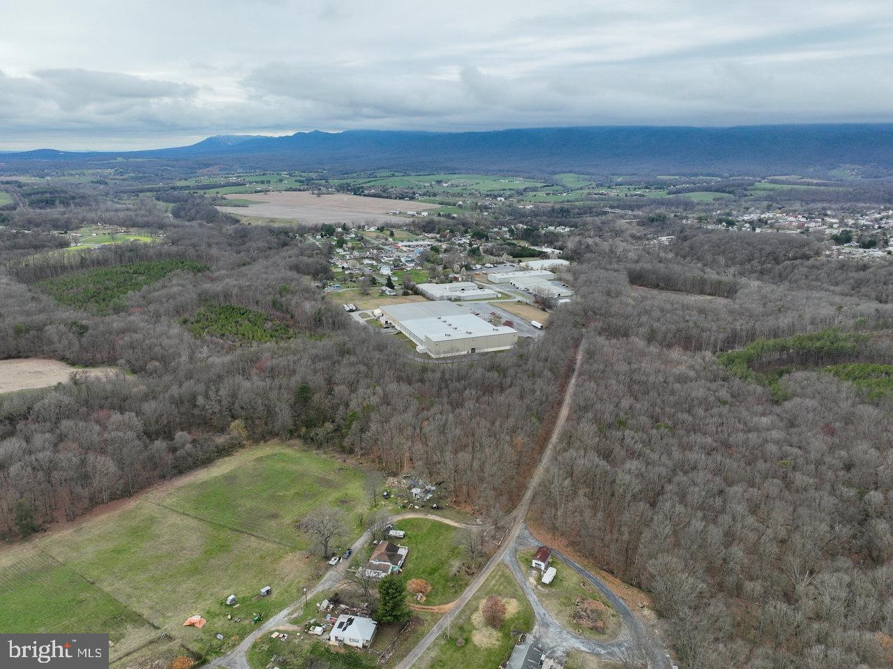 533 RAILROAD AVE, SHENANDOAH, Virginia 22849, 1 Bedroom Bedrooms, 2 Rooms Rooms,1 BathroomBathrooms,Residential,For sale,533 RAILROAD AVE,VAPA2005862 MLS # VAPA2005862