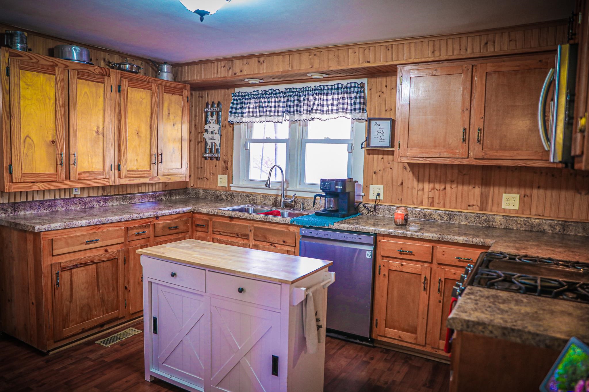 11 TWO WOOD LN, STAUNTON, Virginia 24401, 4 Bedrooms Bedrooms, ,2 BathroomsBathrooms,Residential,11 TWO WOOD LN,673811 MLS # 673811 11 TWO WOOD LN, STAUNTON, Virginia 24401, 4 Bedrooms Bedrooms, ,2 BathroomsBathrooms,Residential,11 TWO WOOD LN,673811 MLS # 673811