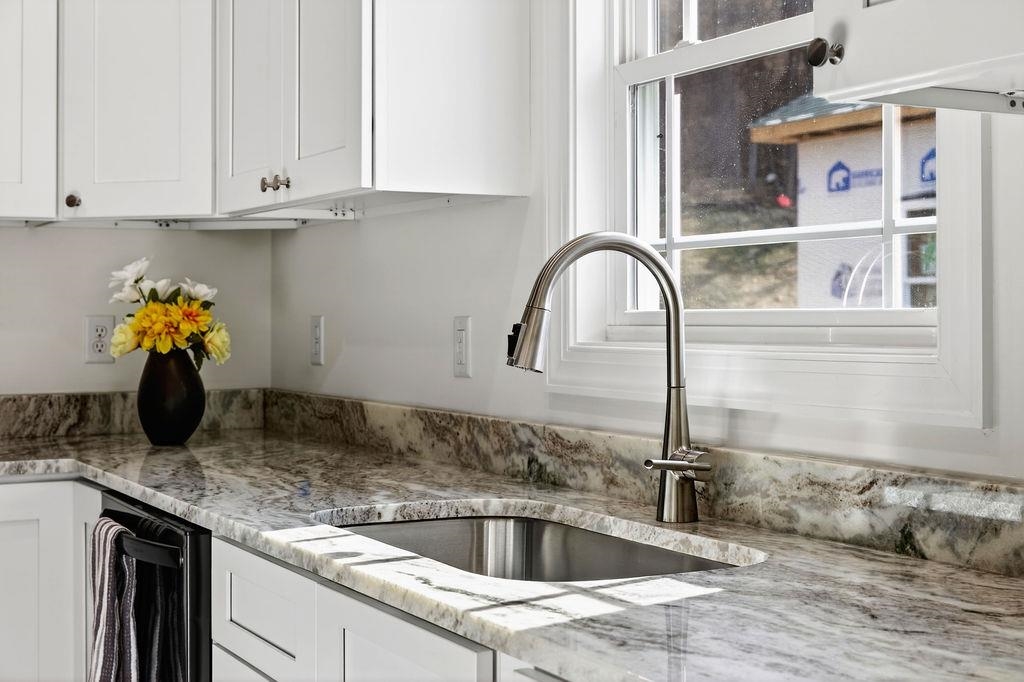 1301 EAST MAIN ST, WAYNESBORO, Virginia 22980, 3 Bedrooms Bedrooms, ,2 BathroomsBathrooms,Residential,1301 EAST MAIN ST,673813 MLS # 673813